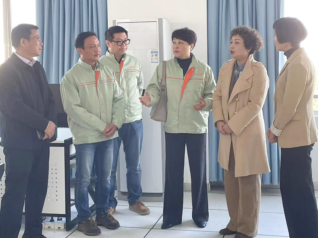 浙江宏利汽配集團與嘉興南湖學(xué)院信息工程學(xué)院校企聯(lián)合實驗室揭牌儀式順利舉行